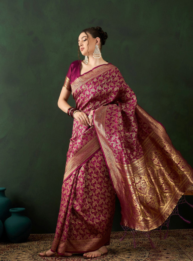 Woven Design Saree With Blouse Piece